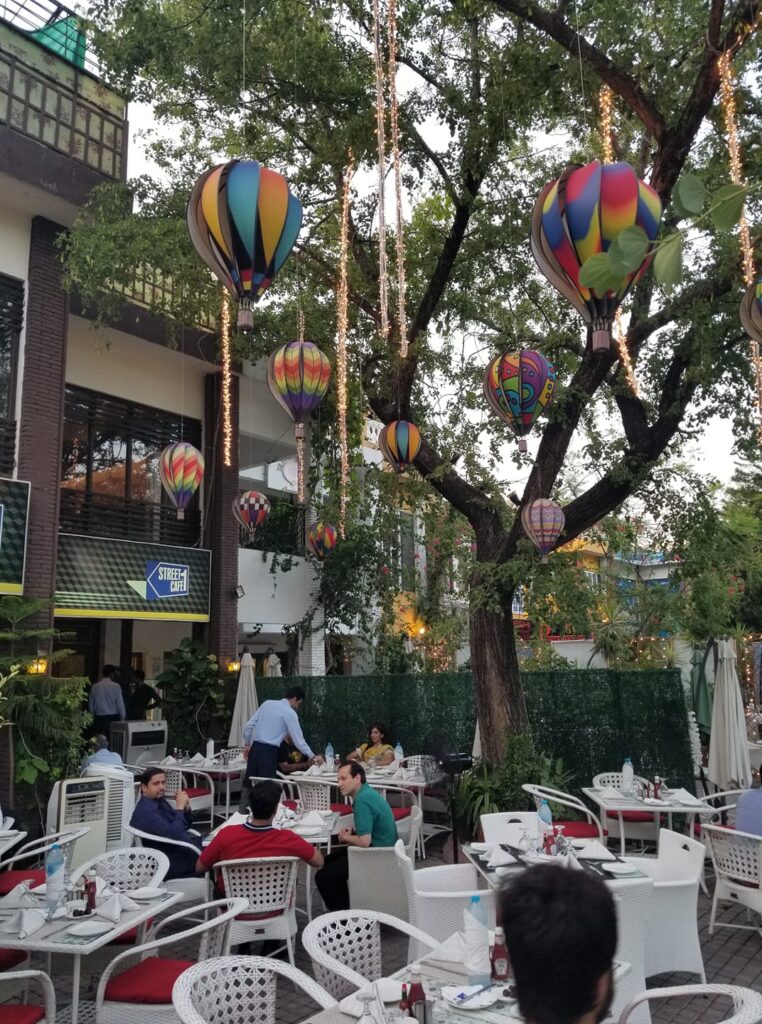 35695391_2079489729041547_8178799667929153536_n